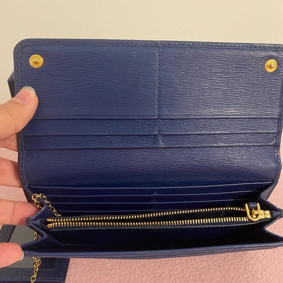 Authentic Prada wallet Blue - Picture 4 of 8